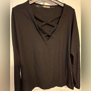 BLACK Long sleeve top. L